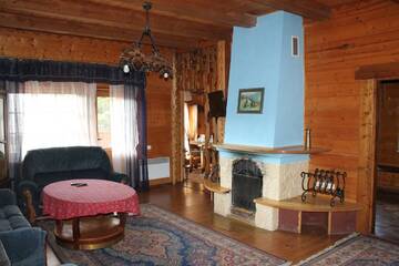 Фото Загородные дома Oryavchik Country House г. Орявчик 2